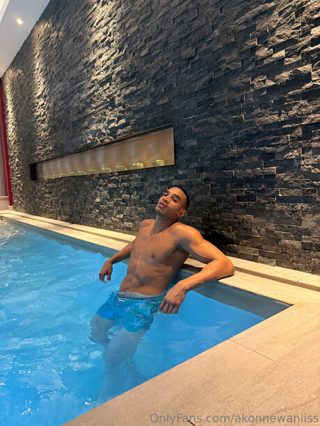 Akonnewanliss model nudes pictures