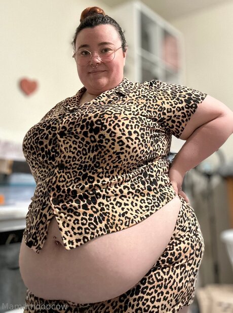Mamamooocow pornstar nude images