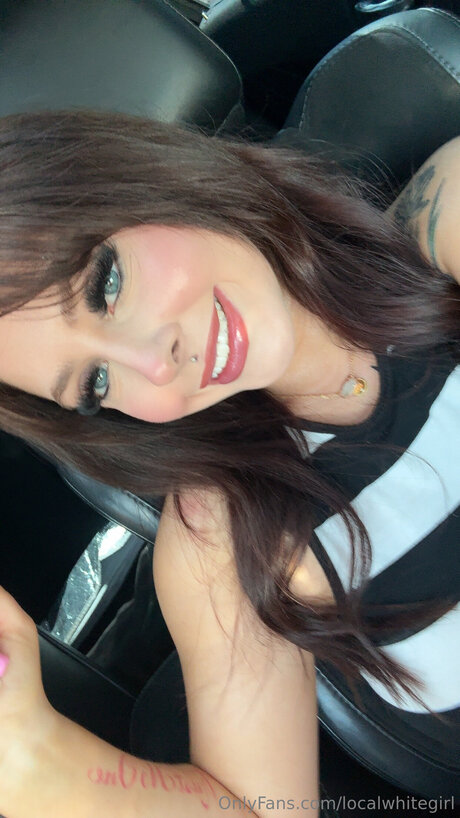 Localwhitegirl naked model gallery
