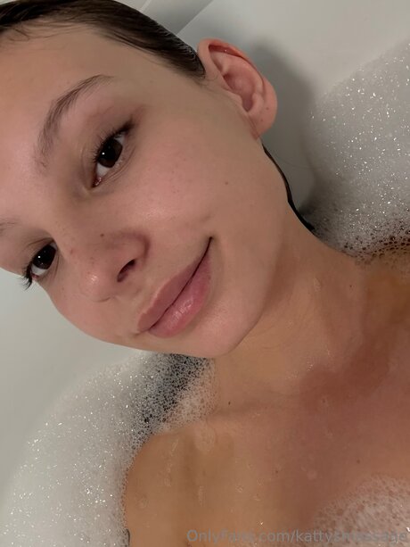 Kattysmassage star nude archive