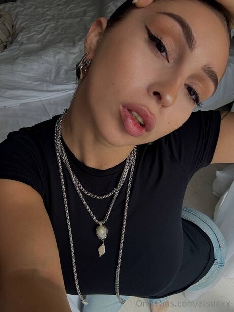 Aisuxxx exclusive pornstar pic