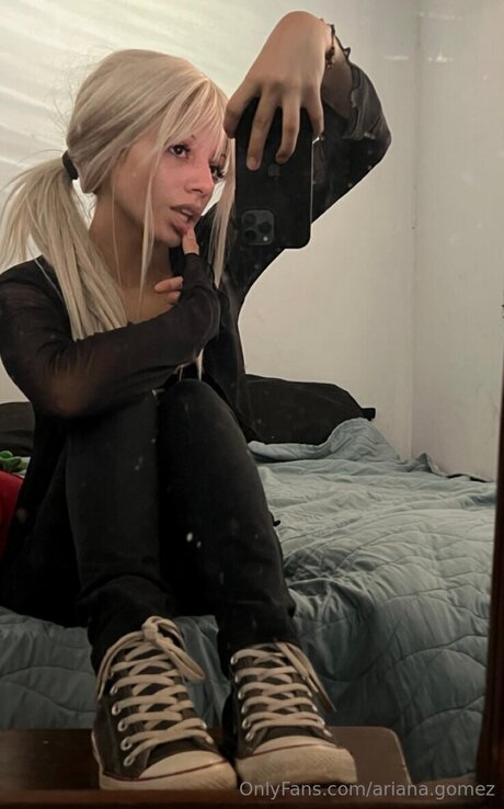 Ariana Gomez star beautiful photo