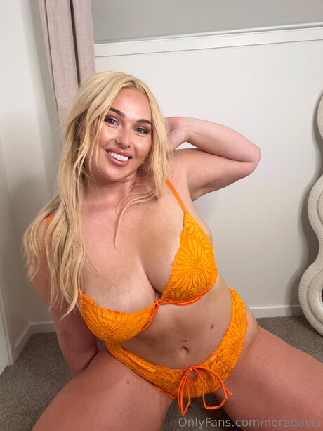 Noradavis model sexy images