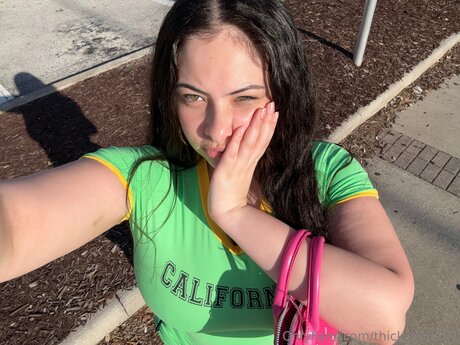 Thick Gurl101 nice actress gallery