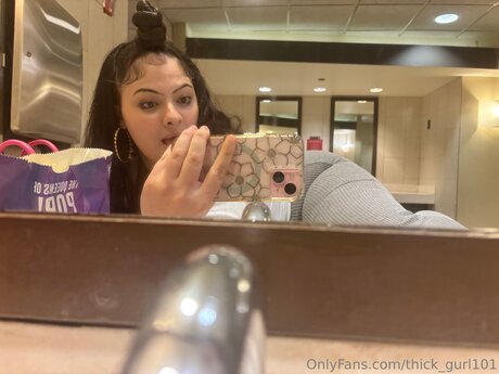 Thick Gurl101 nice model photos