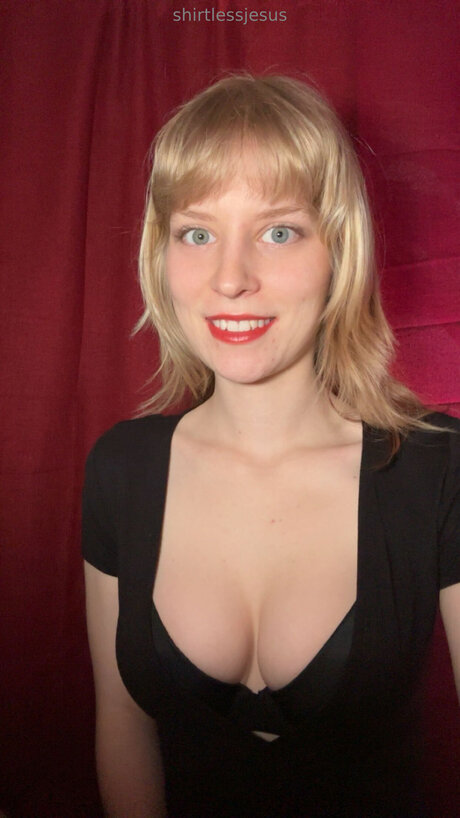 Wootsiefootsie star hot photos