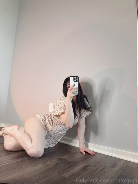 Emfoxpng hot star pictures