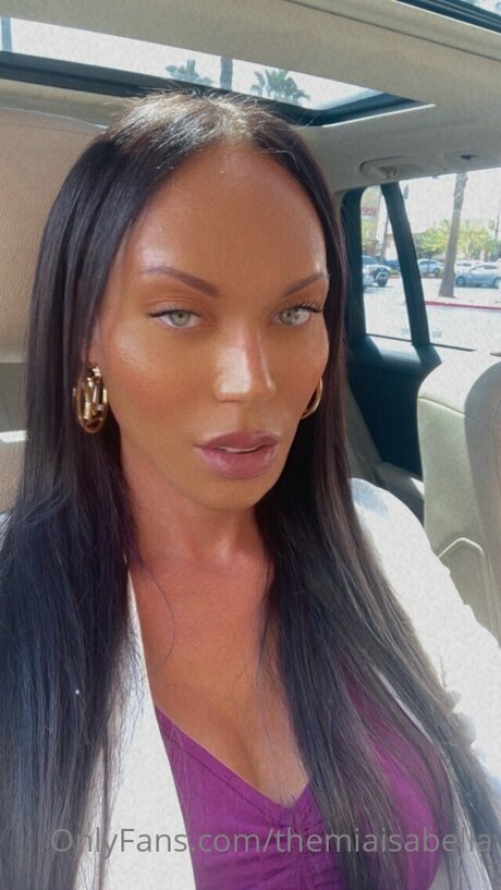 Themiaisabella actress gallery