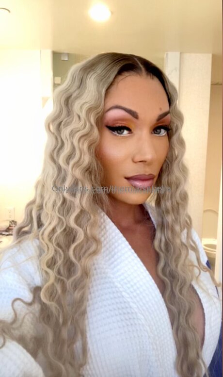 Themiaisabella pornstar xxx img