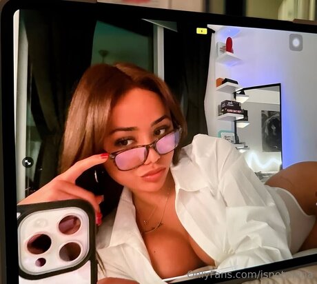 Isnotmena top actress image