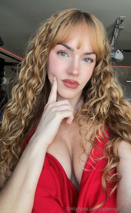Alexapilling sex pornstar picture
