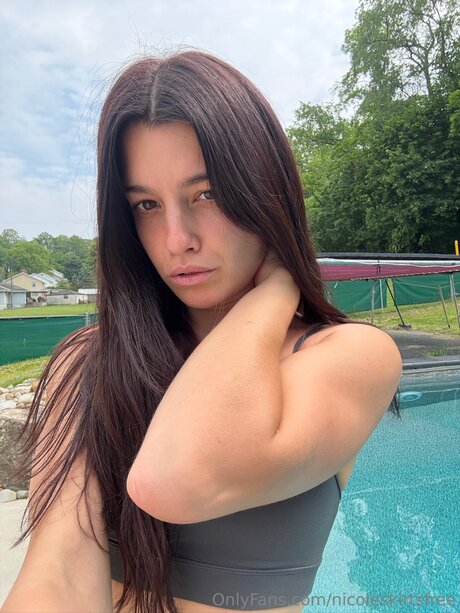 Nicoleskirtsfree xxx actress archive