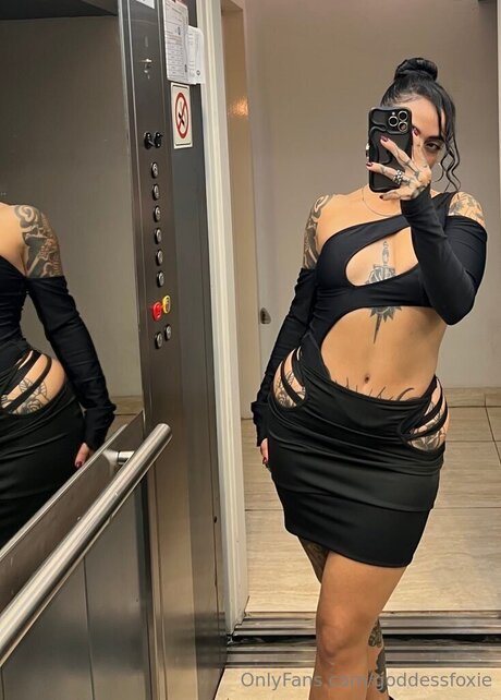 Goddessfoxie model art pictures