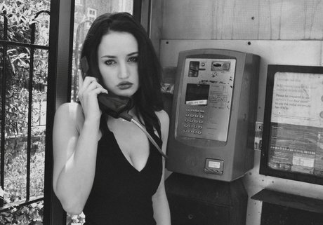 Miss Kl_ nude actress img