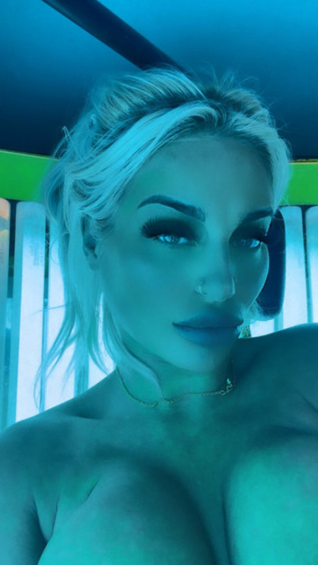 Littlemisscumslut model free photos