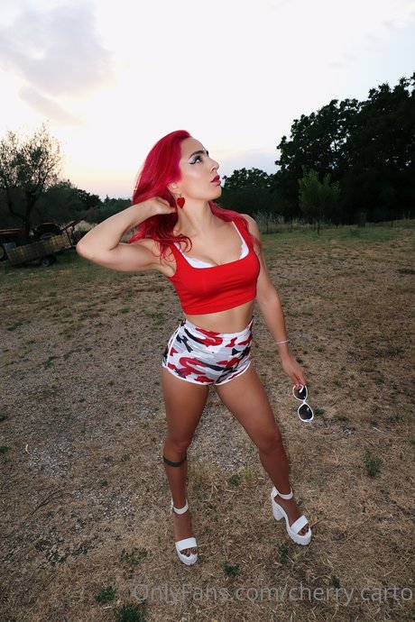 Cherry Love_ pornstar top pic