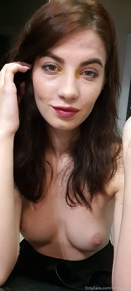 Goddess Kitty porn model pic