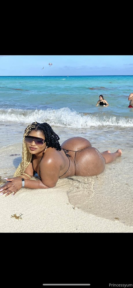 Sis Yummy porn model pic