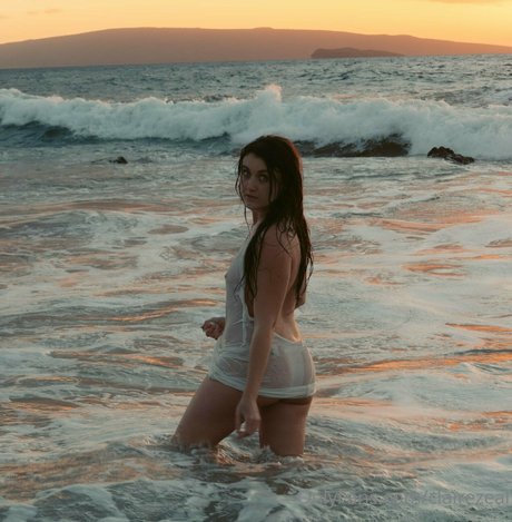 Claire Zeal model beautiful pic