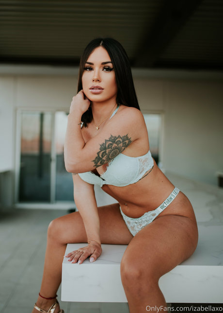 Izabella nude star img