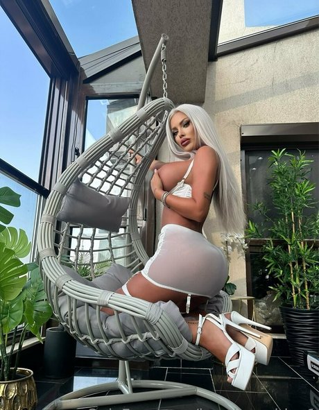 Loredana Chivu xxx actress image