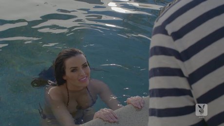 Abigail Ratchford star nude picture