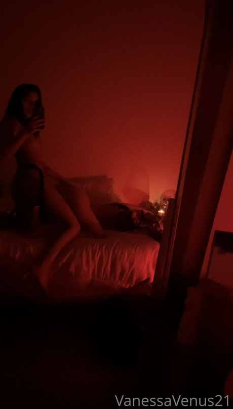 _Valeria Vixen star pornographic pic