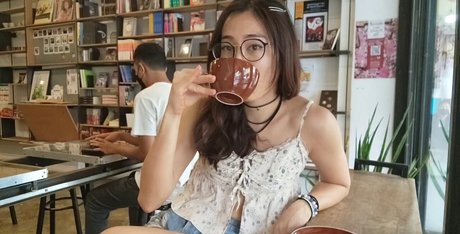 Zumi pornstar hot pictures