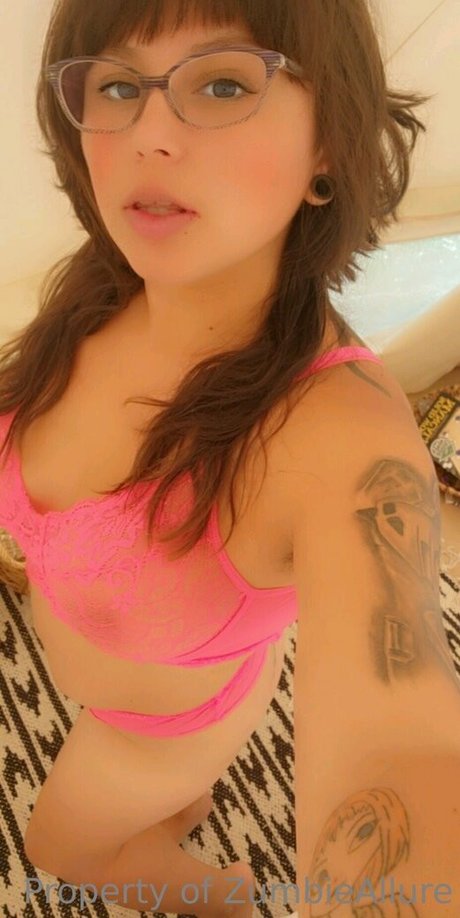 Zumbieallure nude model archive