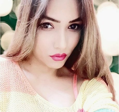 Zoya Rathore star erotic galleries