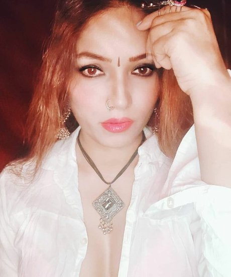 Zoya Rathore exclusive model photos