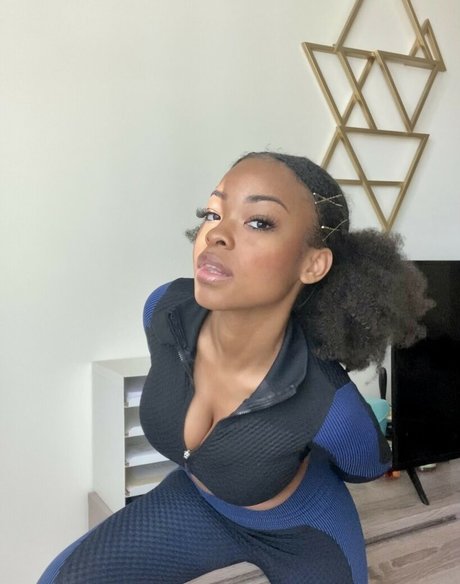 zuribellarose sex star photo