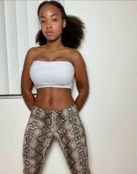 zuribellarose hd model pic