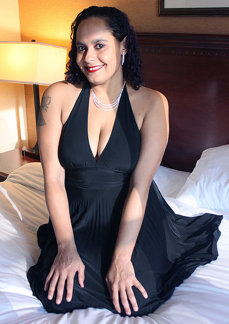 Bella Love pornstar beautiful galleries