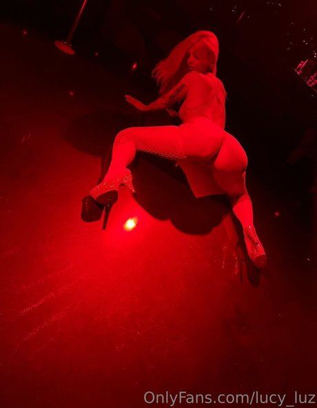 Lucyluz model top photo