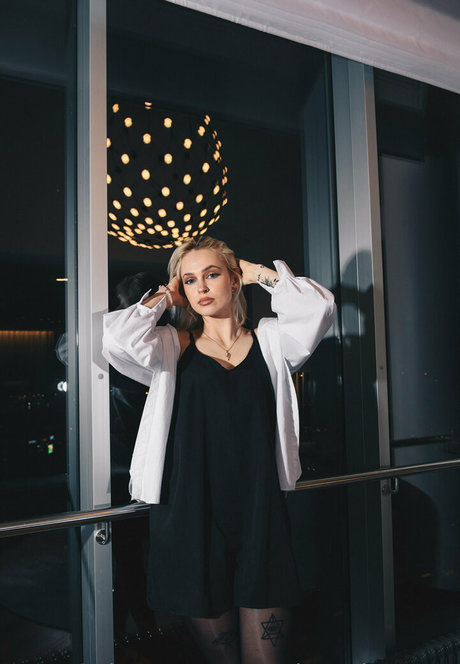 Regina Sahar model hd picture