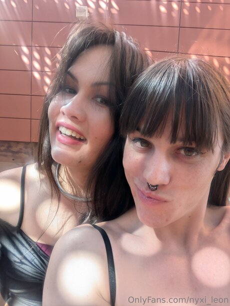 Nyxi Leon model hot photos