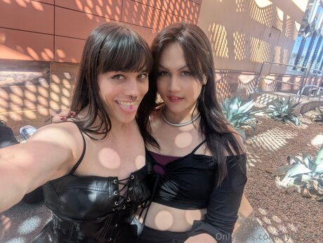 Nyxi Leon model free galleries