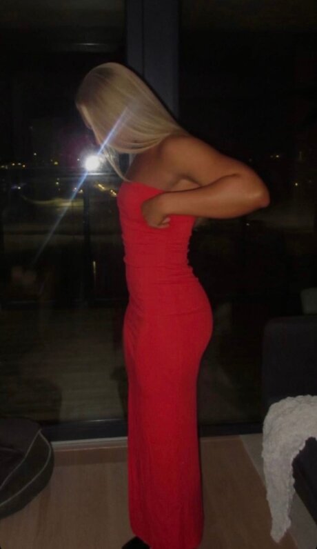 Elsasve0 sexy pornstar pic