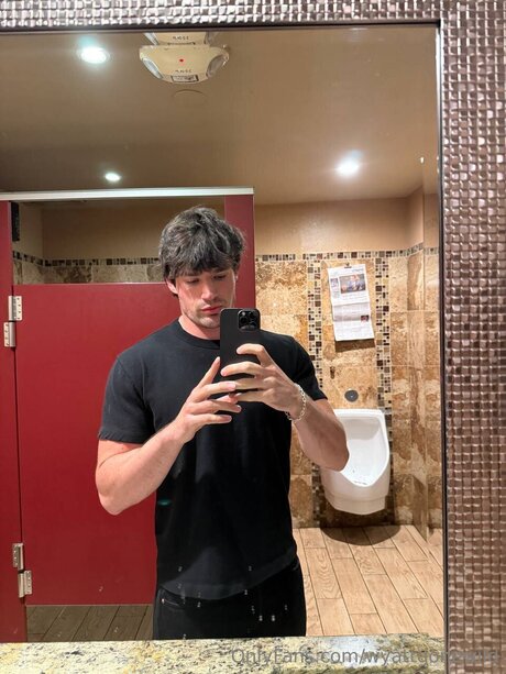 Wyattgonewild naked star image