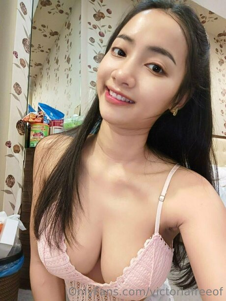 Cutenbusty model top galleries