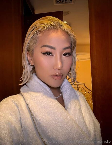 Jennierosesinstv star exclusive galleries