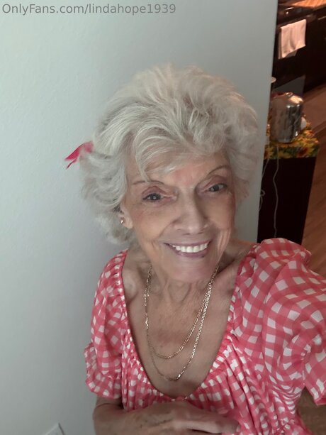 Lindahope1939 model top pictures