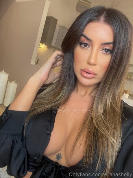 Elishashelly star pretty pic