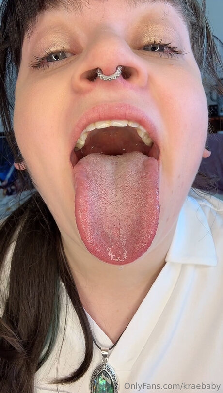 Kraebaby top actress pictures