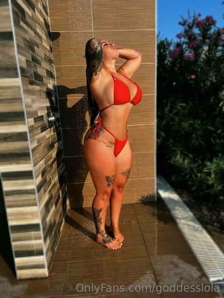 Goddesslola model xxx image
