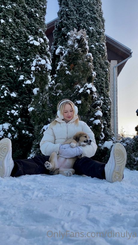 Dinulya adult actress img