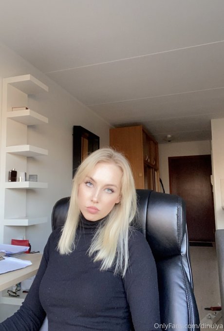 Dinulya exclusive model pictures