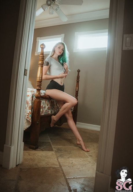 Zorii pornstar naked pic