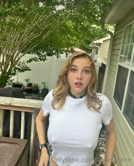 zooemoore porn model picture